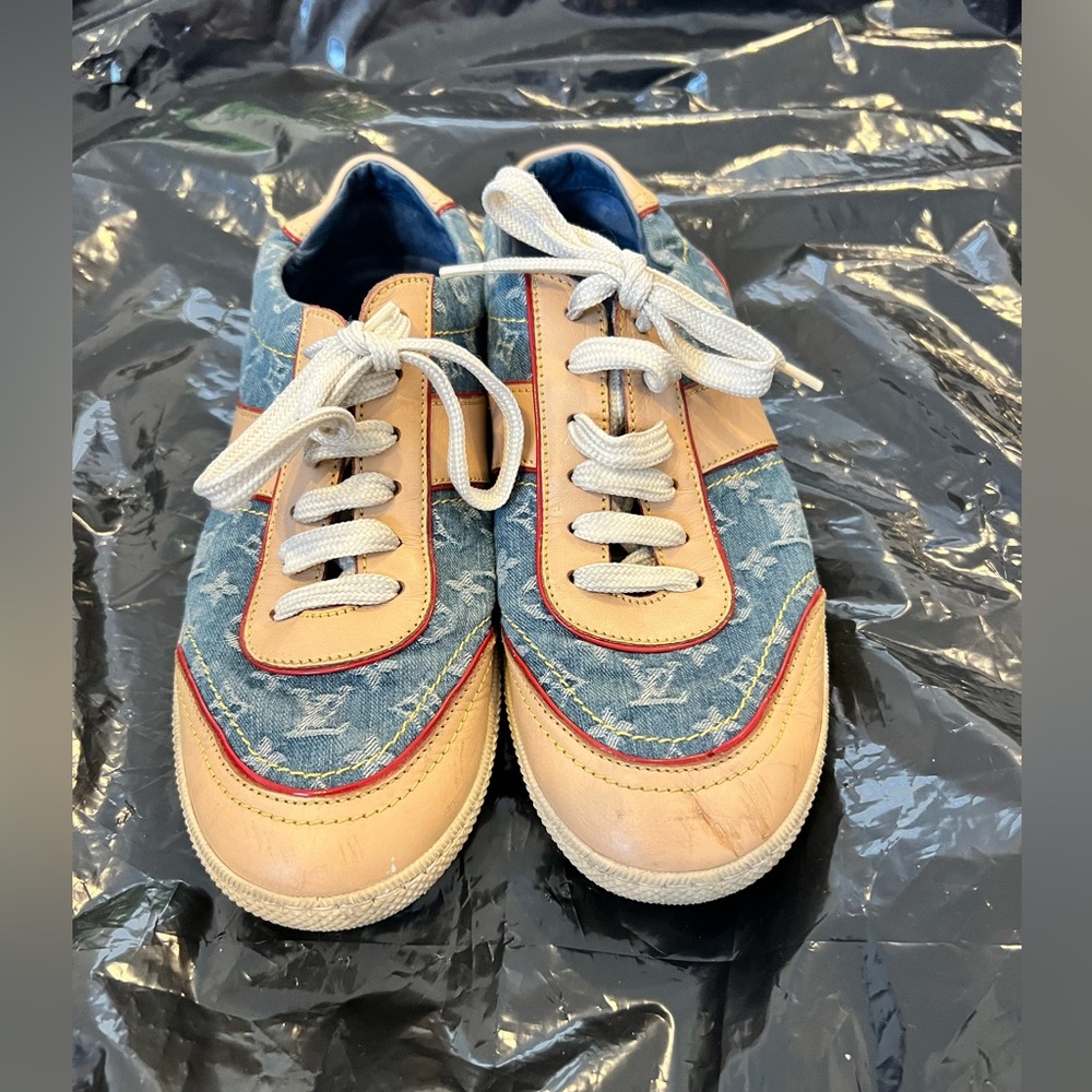 Used Louis Vuitton monogram sneaker size 36 .US 5.5